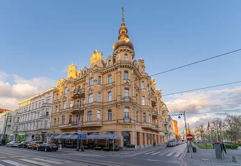 Tenement at 1 Freedom Square