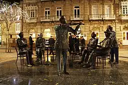 Tertulia Monument in front of the Café