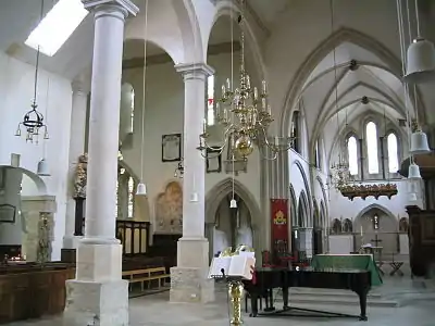 Image 18The interior of Portsmouth Cathedral (from Portal:Hampshire/Selected pictures)