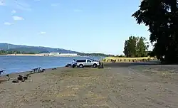 Fishermen along the Columbia River at Prescott Beach County Park