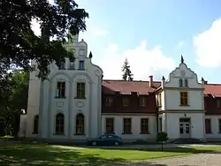 The manor house, completed in 1793.