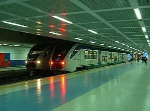 Two Minuettoit:Minuetto (treno) trains inside the station.