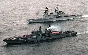 USS O'Bannon and Rastoropnyy on 1 July 1992