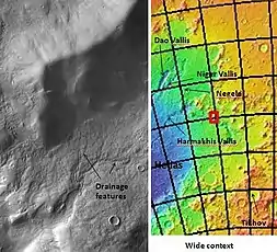 Drainage features in Reull Vallis, as seen by THEMIS.  Click on image to see relationship of Reull Vallis to other features.