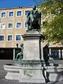 Heilbronn:Greater than life-sized bronze figure of Julius Robert von Mayer (1892)