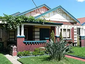 California bungalow, Tweedmouth Avenue