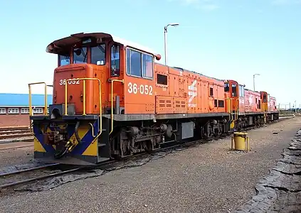 No. 36-052 with a sun-shade modified cab roof at Swartkops, Port Elizabeth, 17 October 2009