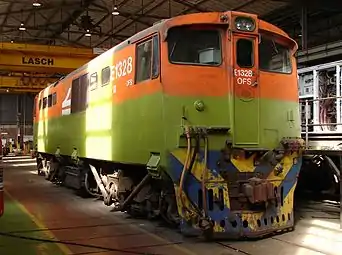 No. E1328 being repainted in a shop livery at Sentrarand, 22 September 2009