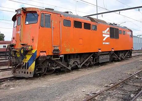 No. E1800 in Spoornet orange livery at Beaufort West, Western Cape, 4 April 2006