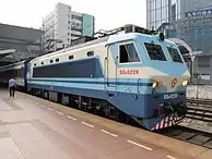 SS8 0228 in Guangzhou East railway station