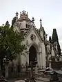 Neogothic style of the Capilla-panteón by the Campuzano-Querol family (ca. 1885), in the San Millán Courtyard