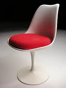 In 1956, Knoll introduced Eero Saarinen's tulip chairs and pedestal table.