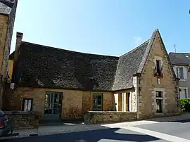 The town hall in Saint-Geniès