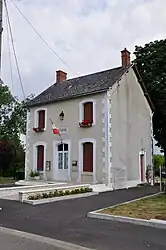 The town hall in Saint-Lactencin