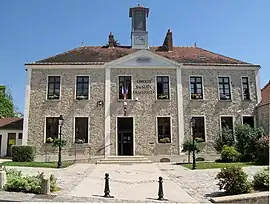 The town hall in Saint-Maurice-Montcouronne