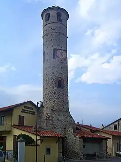 The cylindrical tower-gate