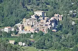 The château and surrounding buildings in Sausses