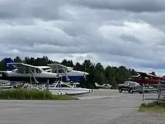 Tarmac of the Lac-à-la-Tortue aerodrome, Chemin de la Vigilance