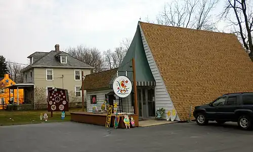 Souvenir shop in Paradise on U.S. Route 30