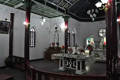 Altar of St. Anne's Church, Moxi [es] (Diocese of Kangding)