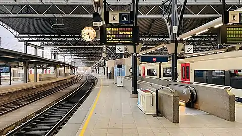 View of Brussels-South's platforms and tracks