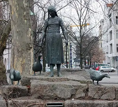 The recreated Gänselieselbrunnen