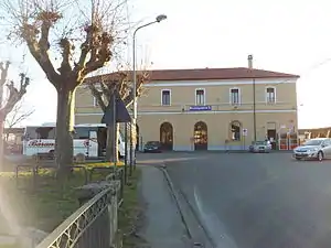 The passenger building.