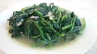 Stir-fried spinach and garlic