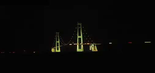 The East Bridge at night