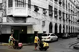 Street vendors in front of Regina Building at Escolta, Manila