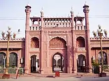 Image 2Peshawar's Sunehri Mosque dates from the Mughal era. (from Peshawar)