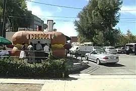 Tail O' the Pup hot dog stand in California