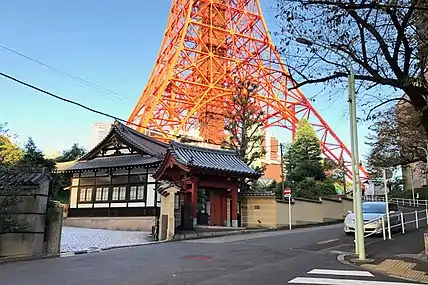 Shinkōin and the base of Tokyo Tower