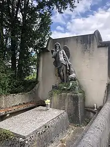 Grave of poet Robert de Montesquiou