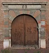 Portal of the Hôtel de Lestang, late 16th/early 17th century.