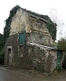 Rest of medieval keep in Hauts de Froidmont