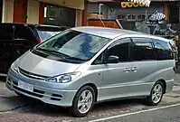 Pre-facelift Estima (Japan)