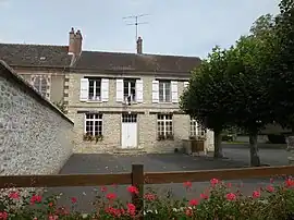 The town hall in Trie-la-Ville