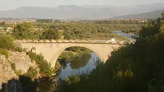 The bridge seen from the canyon in north-western part