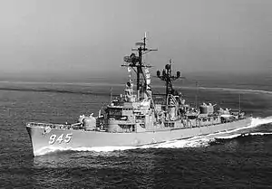 The USS Hull underway off the coast of Southern California, 21 October 1971.