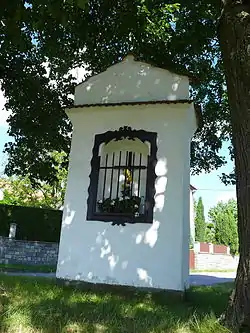 Niche chapel