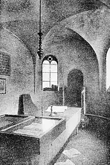 Pre-1938 interior of the Rashi Shul