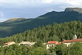 The village of Valdrôme in 2008, with the Tête du Lion in the background