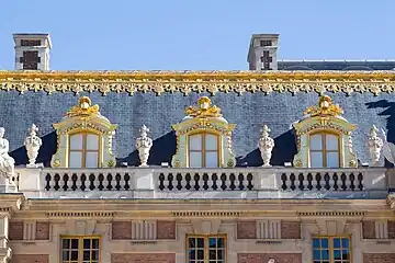 Urns that decorate the roof railing of the Marble Court of the Palace of Versailles, Versailles, France, by Louis Le Vau and Jules Hardouin-Mansart, c. 1660-1715