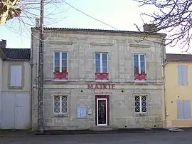 The town hall in Villandraut