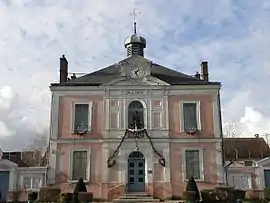 The town hall of Villeneuve-le-Comte