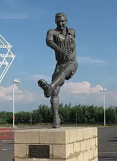 Statue of Wilf Mannion (1918–2000)