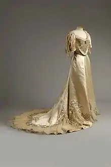 Early 1900s court presentation dress designed by Jean-Philippe Worth