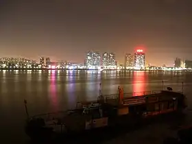 Overlooking Fancheng District from Xiangcheng District on the other side of the Han River.