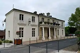 The town hall in Yvrac